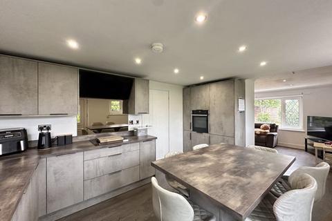 121 Katrina Grove, Featherstone, Pontefract, WF7 5NT