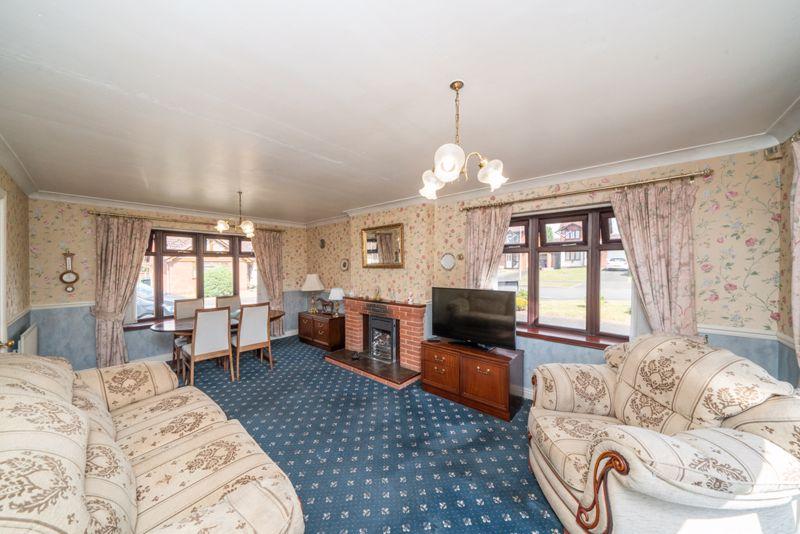 Lounge/dining room