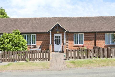 2 bedroom bungalow for sale, Campden Road, Shipston-On-Stour CV36