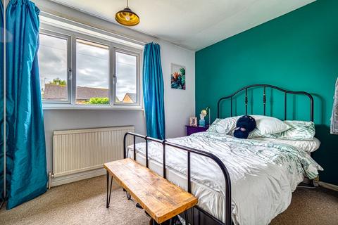 19 Garton Close, Nottingham, NG6 8RZ