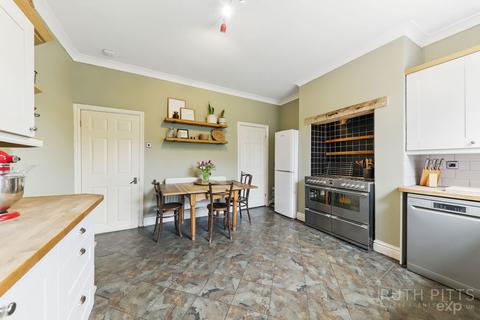 9 Bracken Hill, Ackworth, Pontefract, WF7 7BG
