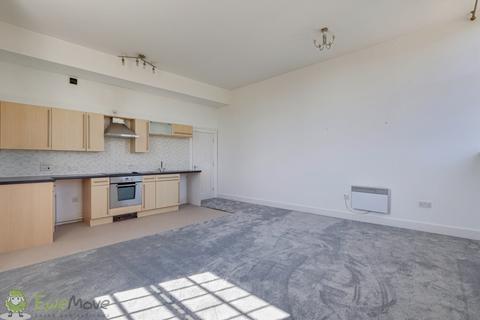 2 bedroom flat to rent, The Crescent, Gloucester, GL1 3