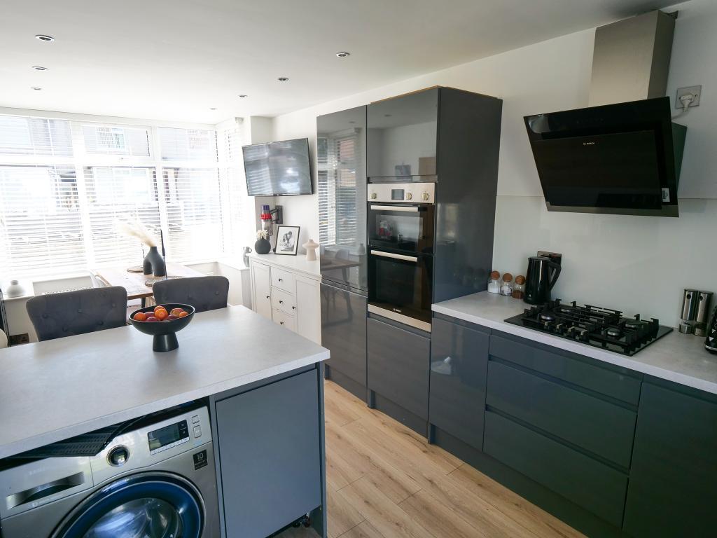 Kitchen Dual Aspect