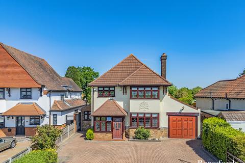4 bedroom detached house for sale, Shepherds Hill, Harold Wood, RM3