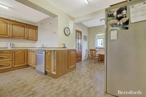 4 bedroom detached house for sale, Shepherds Hill, Harold Wood, RM3