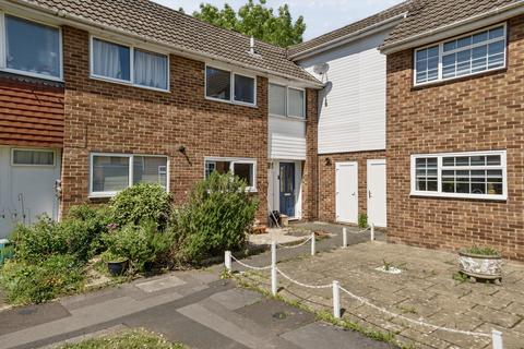 44 Bishopdale, Bracknell, RG12 7RZ