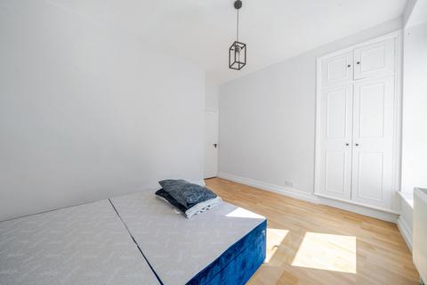 Flat B, 51 Mattock Lane, London, W13 9NS