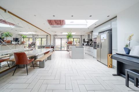 undefined, Berry Way, Ealing