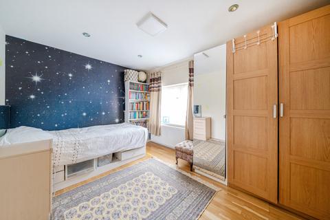 8 Berry Way, London, W5 4AE