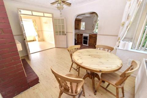 3 bedroom semi-detached house for sale, Whitehall Road, Leeds, West Yorkshire
