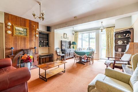 3 bedroom bungalow for sale, Hollybush Avenue, Hertfordshire AL2