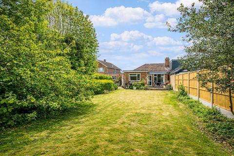 3 bedroom bungalow for sale, Hollybush Avenue, Hertfordshire AL2