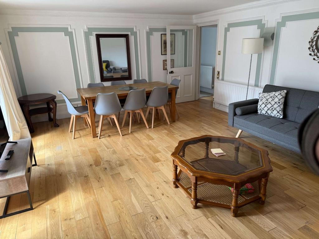 Lounge/Diner