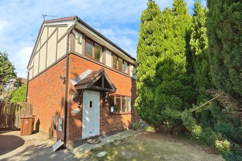 3 bedroom semi-detached house for sale, Queenhill Drive, Greater Manchester SK14