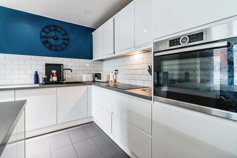 2 bedroom apartment for sale, Kelso Place, Manchester M15