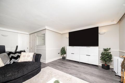 2 bedroom flat to rent, Editha Mansions, Edith Grove, London, SW10