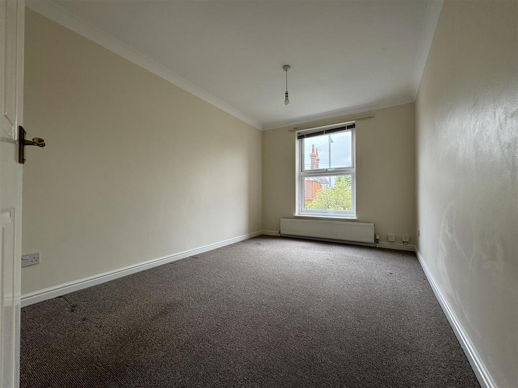 Bed1.JPG