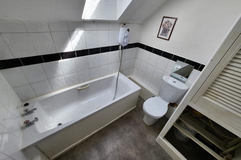 1 bedroom flat for sale, 2-4 Wyndham Crescent, Cardiff, CF11