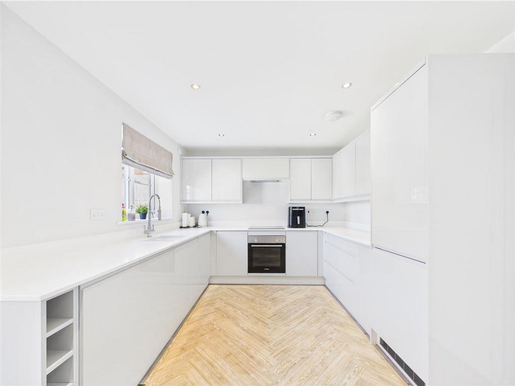 Kitchen/ dining area