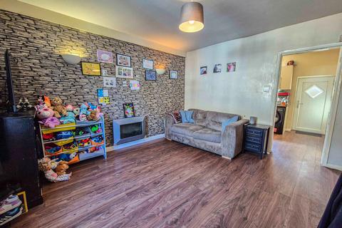 4 Cross Street, Lees, Oldham, OL4 3BT