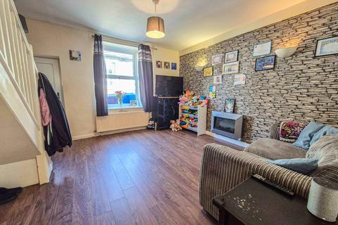 4 Cross Street, Lees, Oldham, OL4 3BT