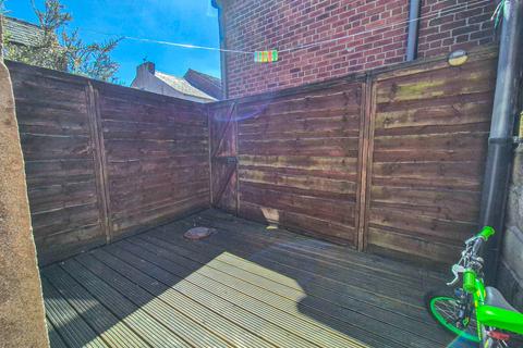 4 Cross Street, Lees, Oldham, OL4 3BT