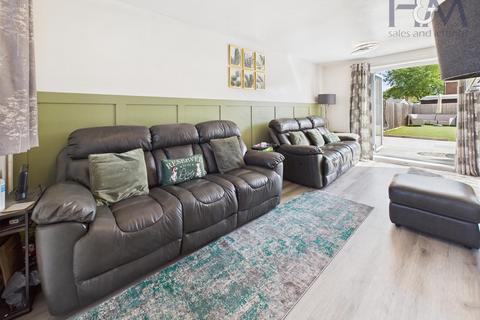 9 Franks Close, Henlow, SG16 6HZ