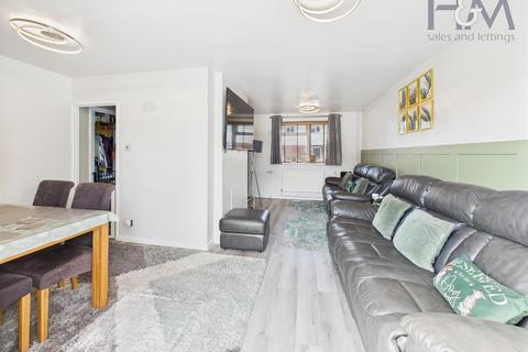9 Franks Close, Henlow, SG16 6HZ