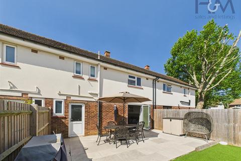 9 Franks Close, Henlow, SG16 6HZ