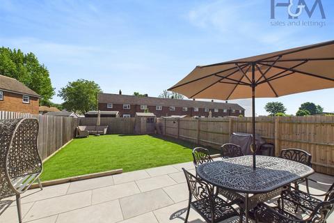 9 Franks Close, Henlow, SG16 6HZ