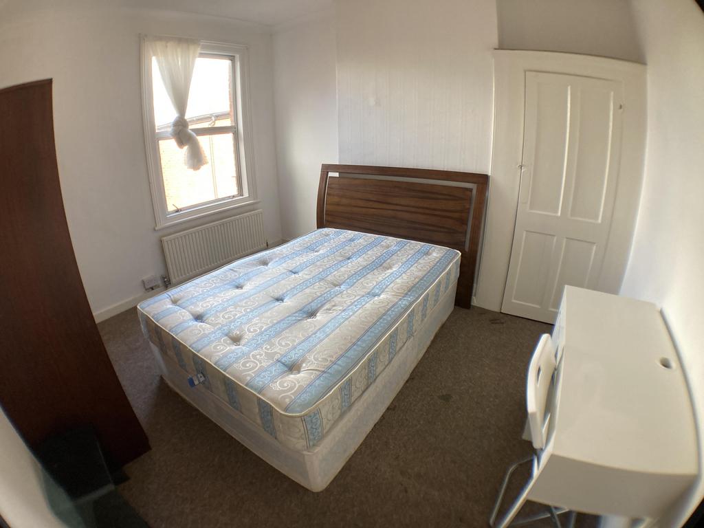 Mora-road-nw2-6tg-970818