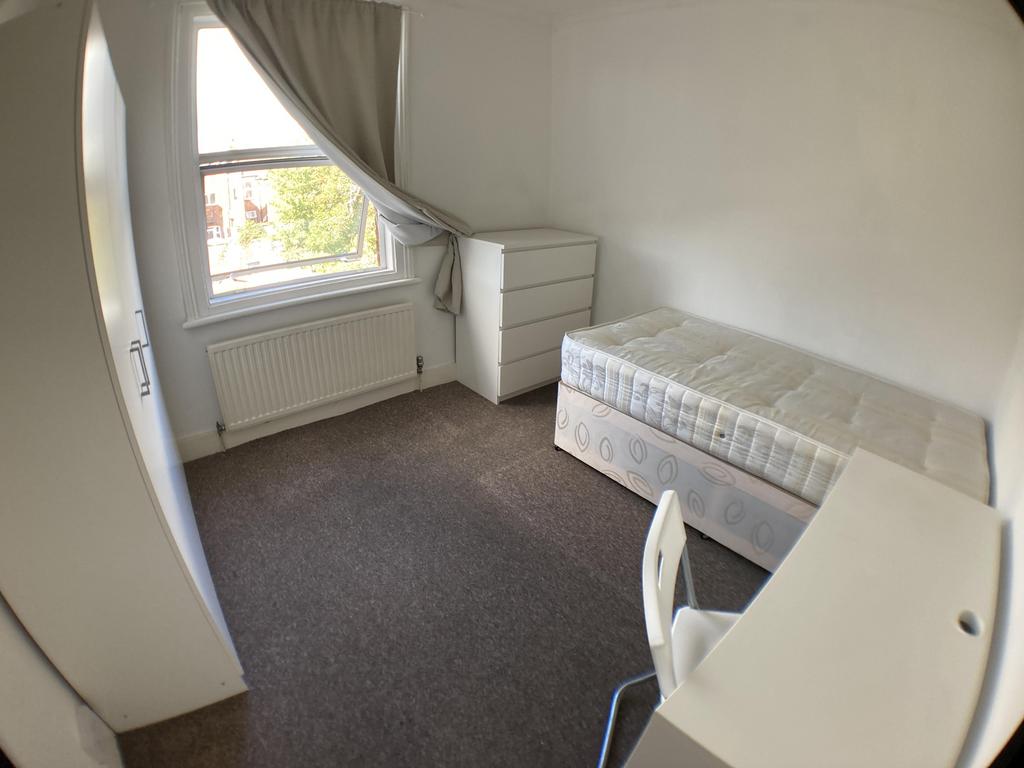 Mora-road-nw2-6tg-970820