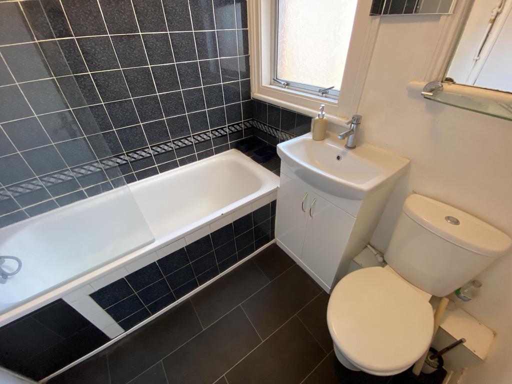 Mora-road-nw2-6tg-970824