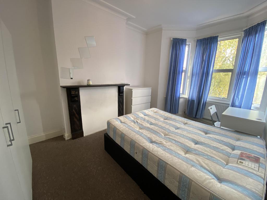Mora-road-nw2-6tg-970813