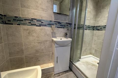 2 bedroom flat to rent, Dewsbury Road