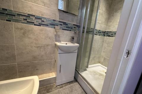 2 bedroom flat to rent, Dewsbury Road