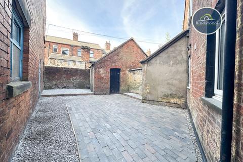 3 bedroom semi-detached house to rent, Wharf Road, Stoke-On-Trent ST8