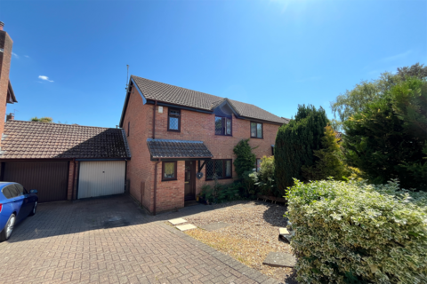 15 Denham Close, Canford Heath, Poole, BH17 9HL