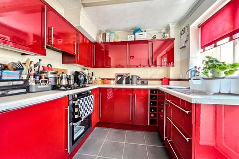 15 Denham Close, Canford Heath, Poole, BH17 9HL