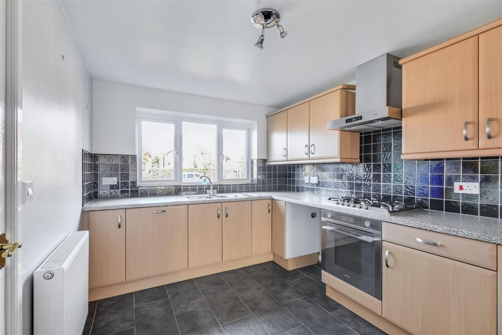 Kitchen 2.jpeg