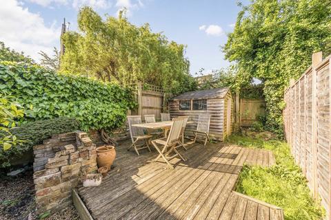 1 bedroom flat for sale, Byrne Road, London SW12