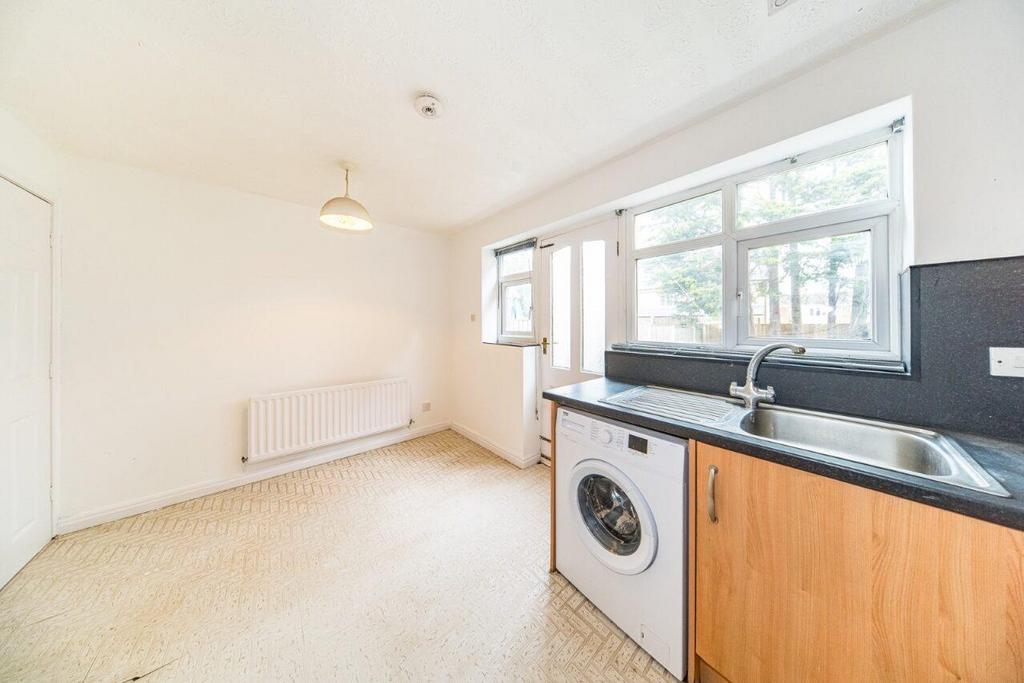 22 Berrywood Drive dining area.jpg