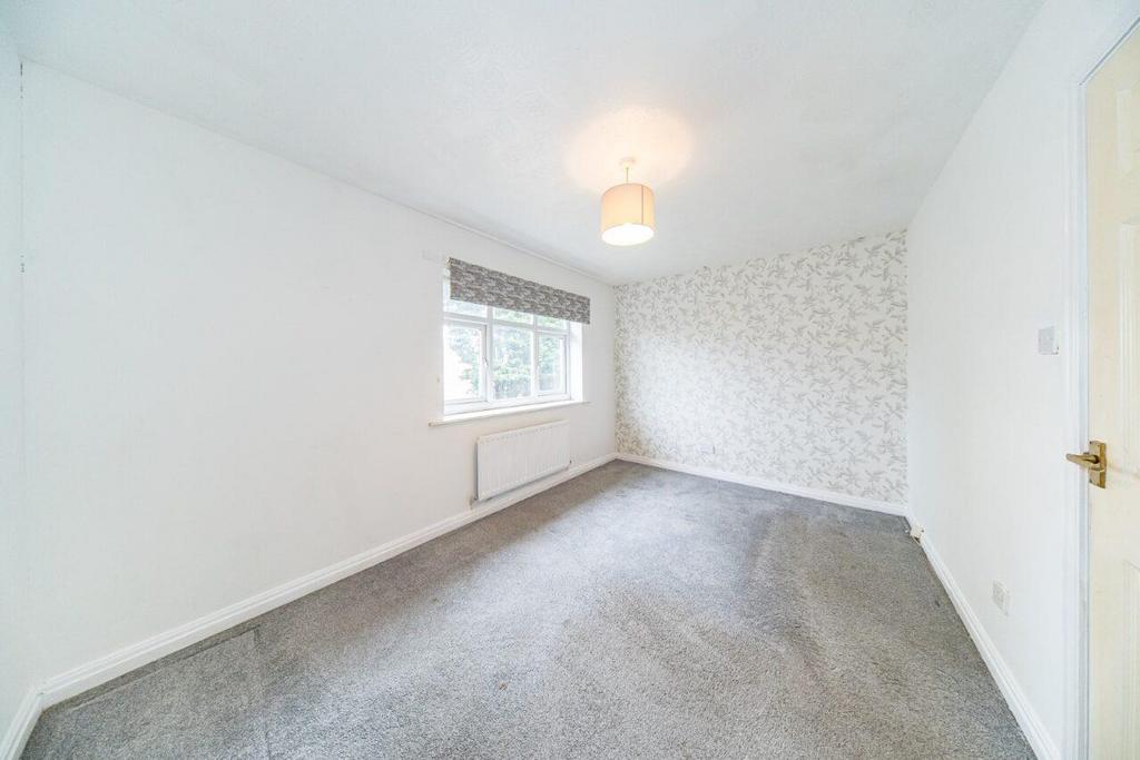 22 Berrywood Drive bedroom 1.jpg