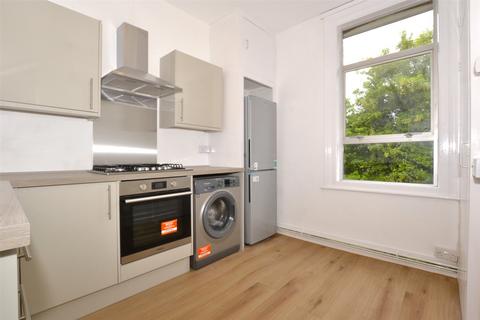 2 bedroom apartment to rent, Beaumont Road, Purley CR8