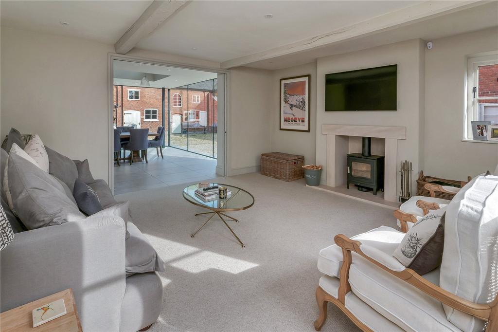 Living/Dining Area