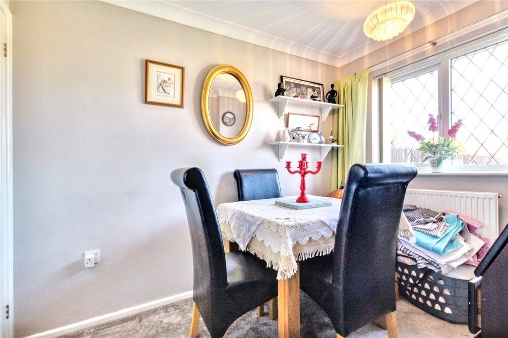 Bedroom /Dining