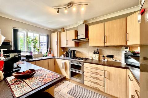 undefined, Waxlow Crescent, Southall UB1