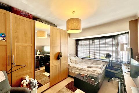 undefined, Waxlow Crescent, Southall UB1