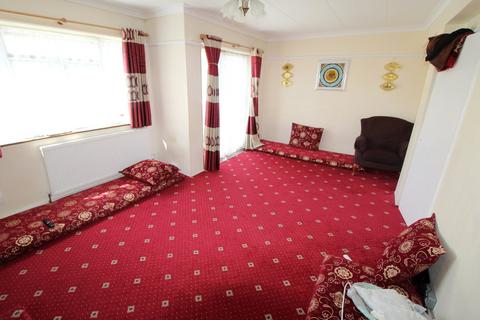 2 bedroom apartment for sale, Church Lane, London, NW9