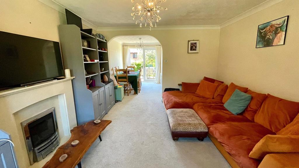 Lounge/ dining room